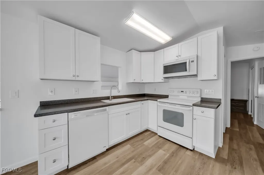 5528 Black Pug Drive Fort Myers FL 33908