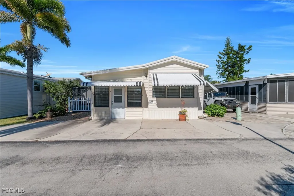 5528 Black Pug Drive Fort Myers FL 33908