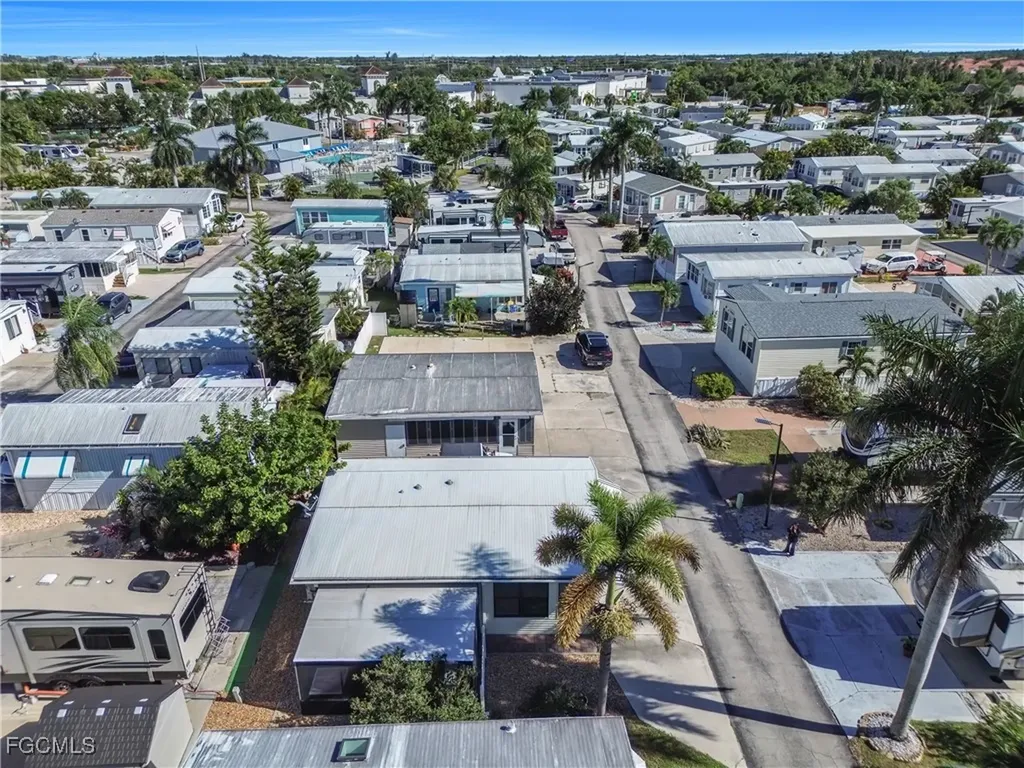 5528 Black Pug Drive Fort Myers FL 33908