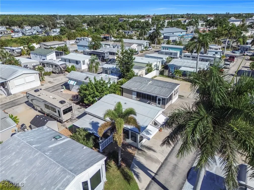 5528 Black Pug Drive Fort Myers FL 33908