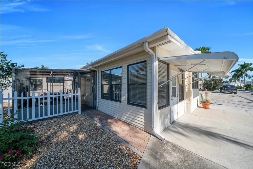 5528 Black Pug Drive Fort Myers FL 33908