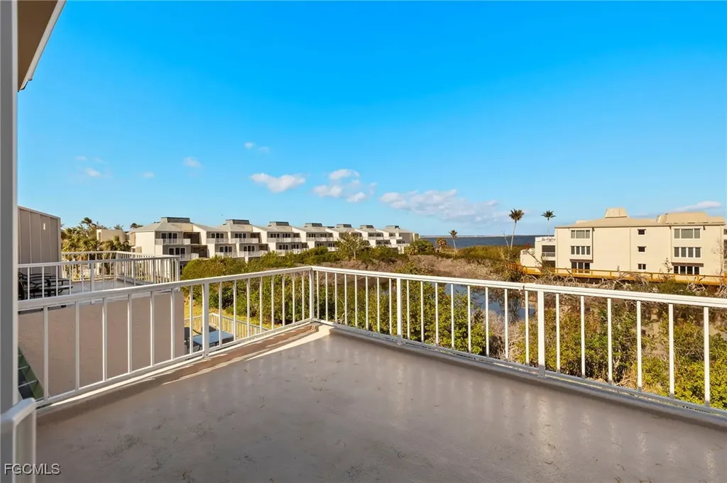 200 Periwinkle Way Sanibel FL 33957