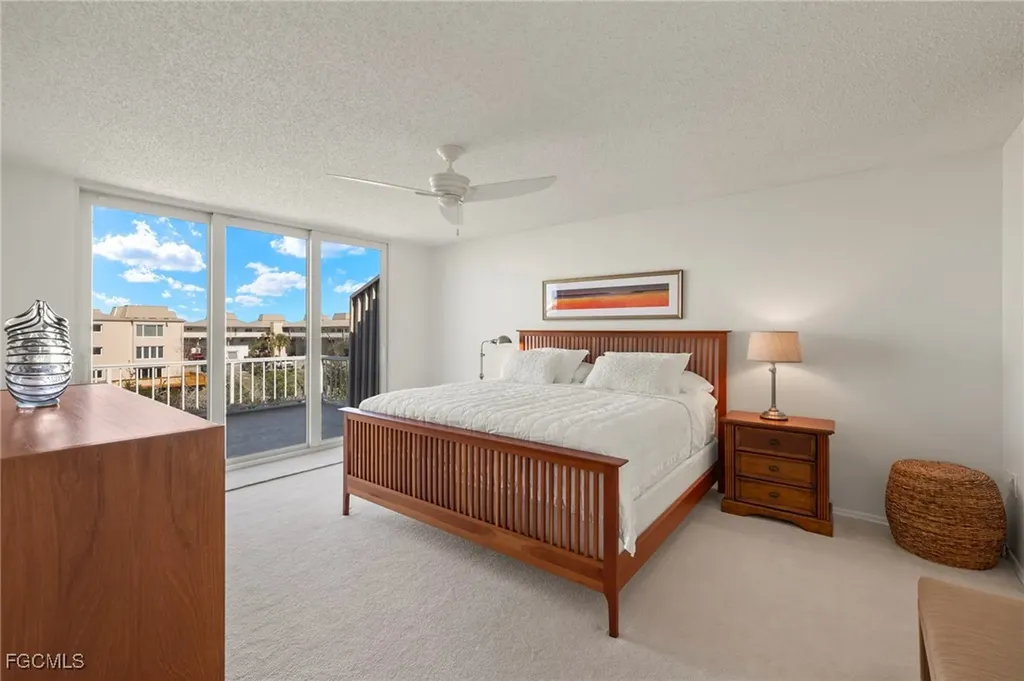 200 Periwinkle Way Sanibel FL 33957