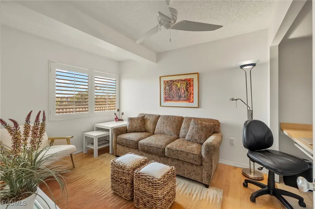 200 Periwinkle Way Sanibel FL 33957