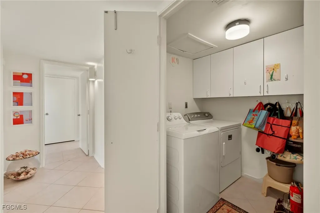 200 Periwinkle Way Sanibel FL 33957