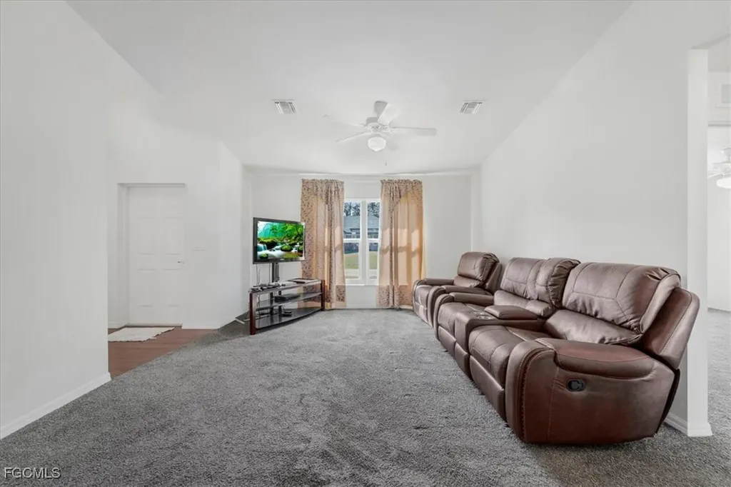 8073 Sherwood Circle Labelle FL 33935