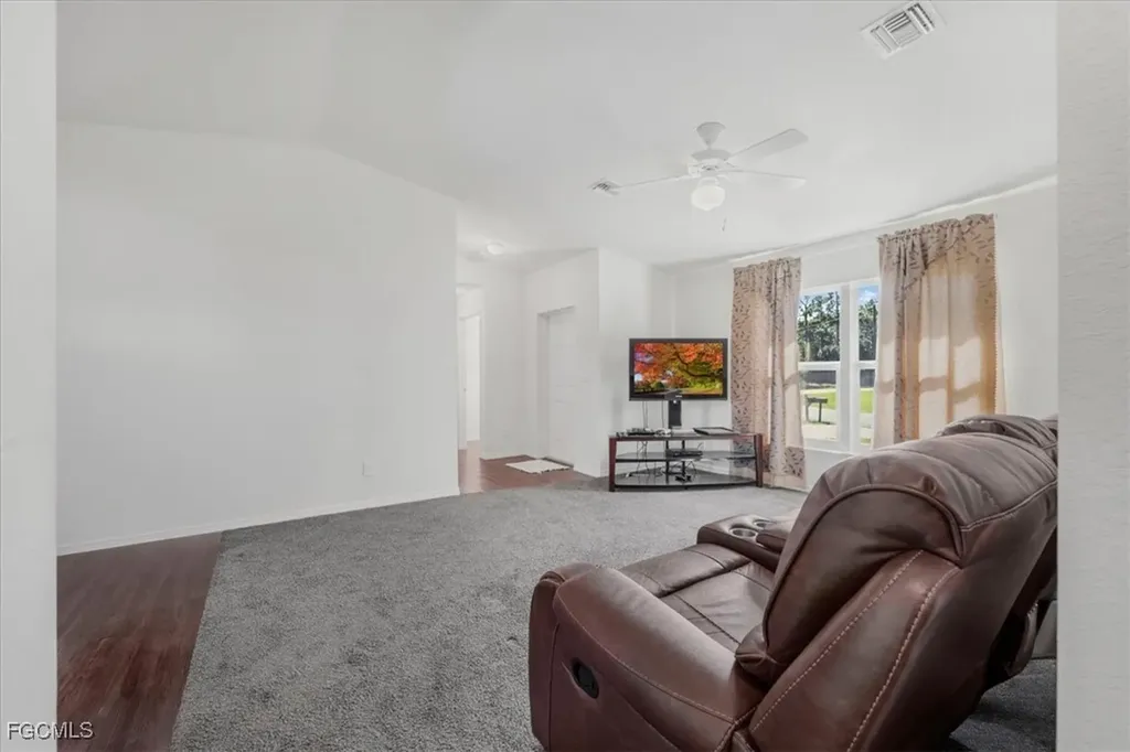 8073 Sherwood Circle Labelle FL 33935
