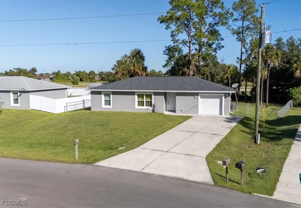 8073 Sherwood Circle Labelle FL 33935