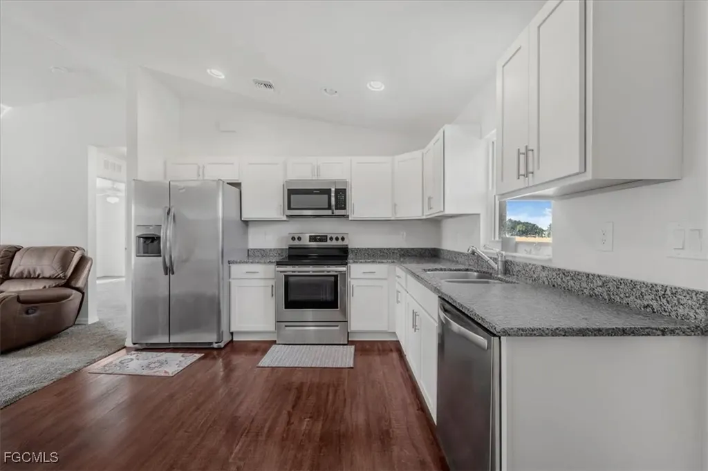8073 Sherwood Circle Labelle FL 33935