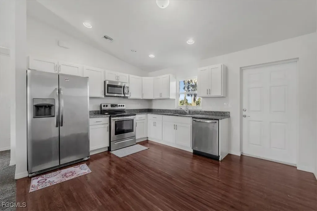 8073 Sherwood Circle Labelle FL 33935