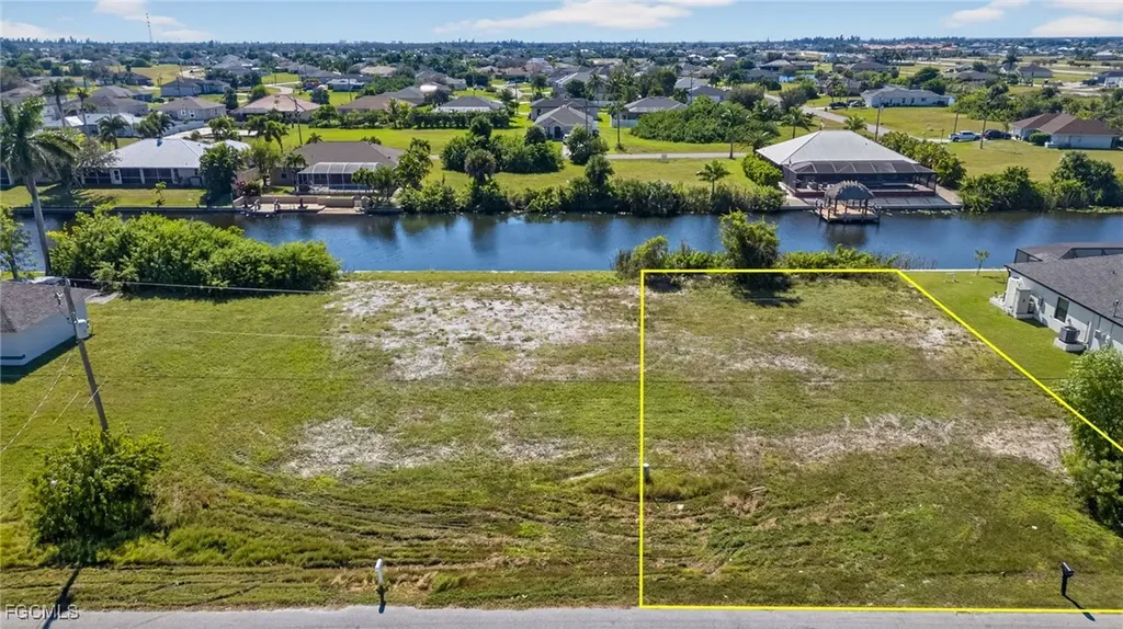 2854 NW 4th Street Cape Coral FL 33993