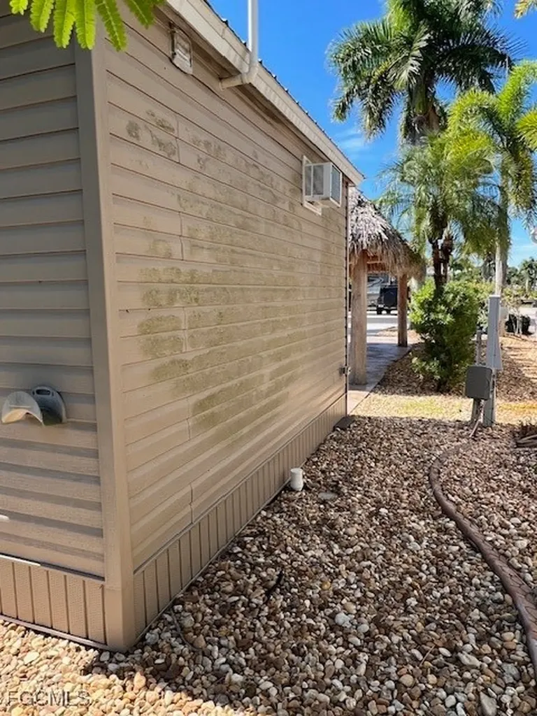 5205 Pineland Daisy Trail Fort Myers FL 33905