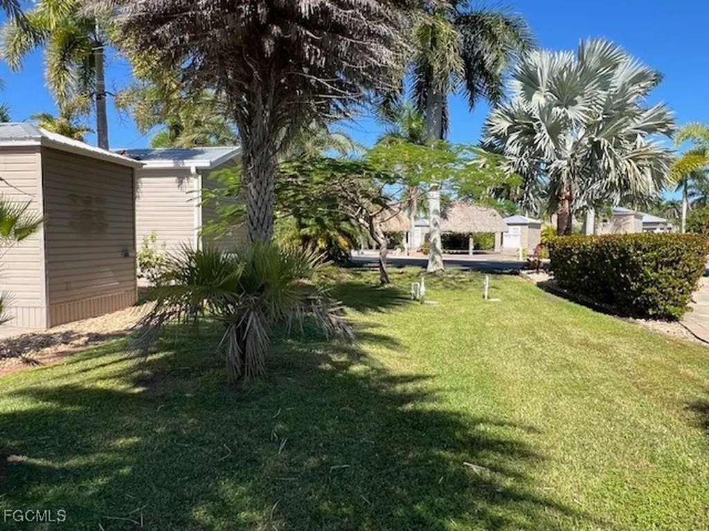 5205 Pineland Daisy Trail Fort Myers FL 33905