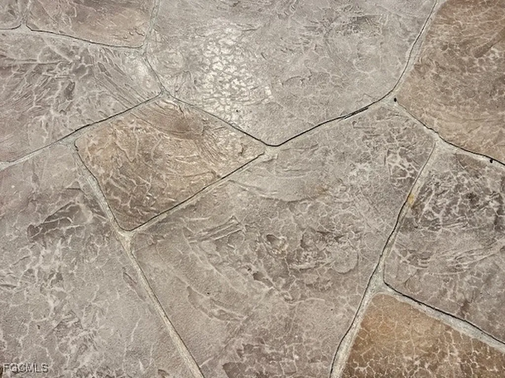 5205 Pineland Daisy Trail Fort Myers FL 33905