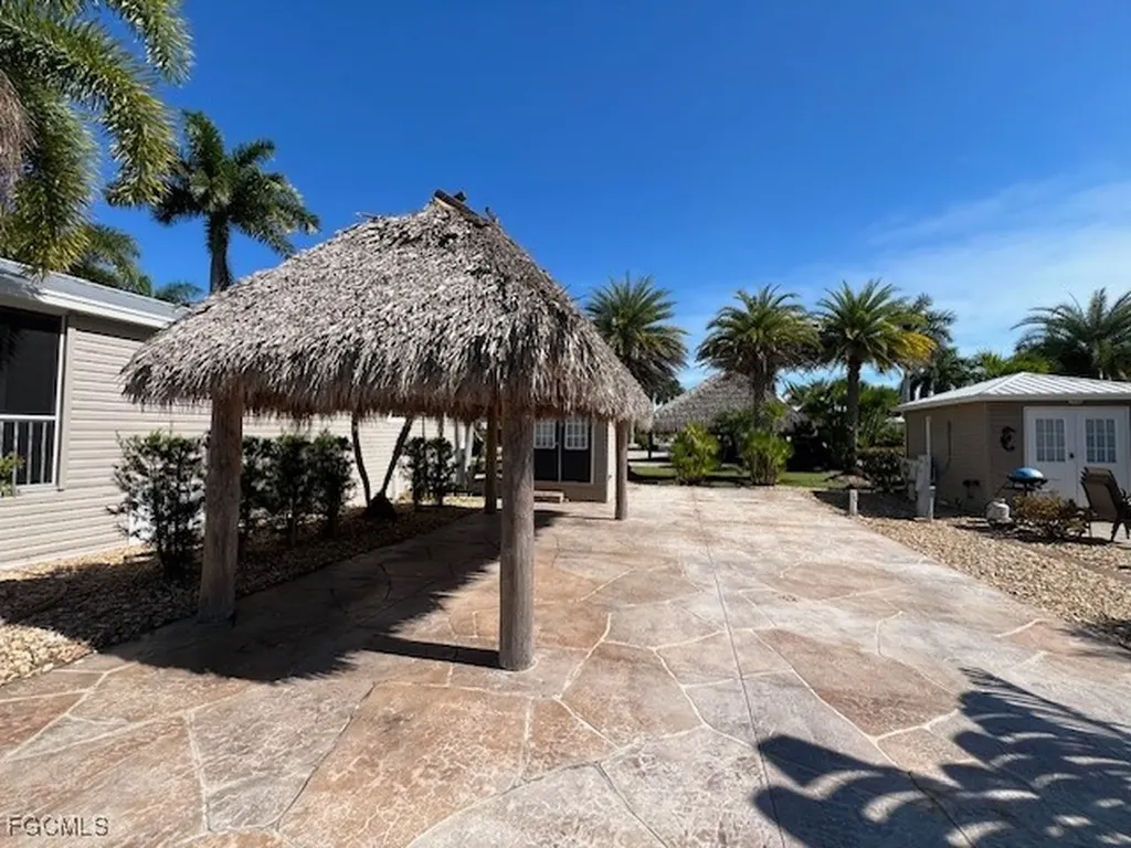 5205 Pineland Daisy Trail Fort Myers FL 33905