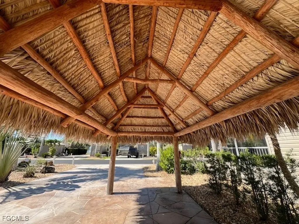 5205 Pineland Daisy Trail Fort Myers FL 33905