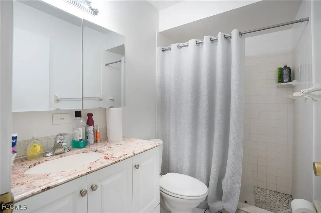 931/933 SE 23rd Place Cape Coral FL 33990
