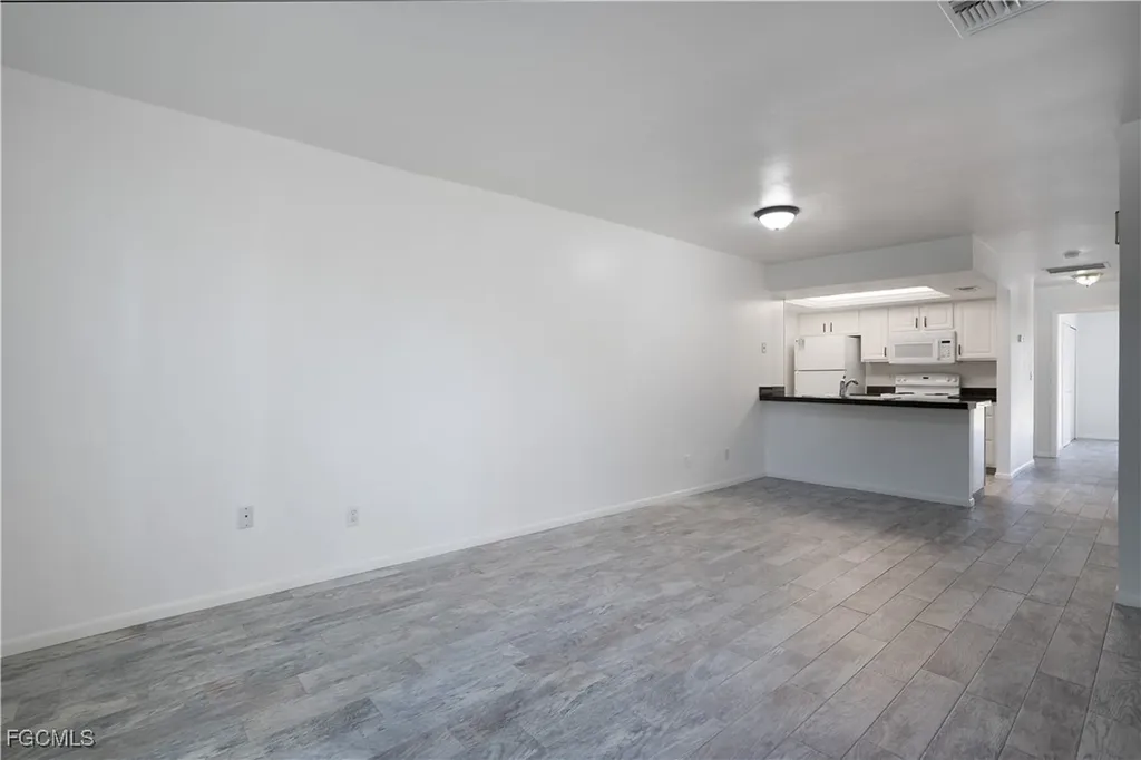 931/933 SE 23rd Place Cape Coral FL 33990