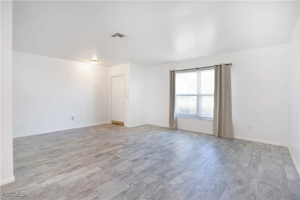 931/933 SE 23rd Place Cape Coral FL 33990
