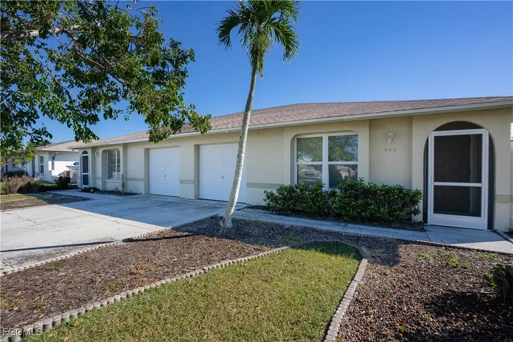 931/933 SE 23rd Place Cape Coral FL 33990