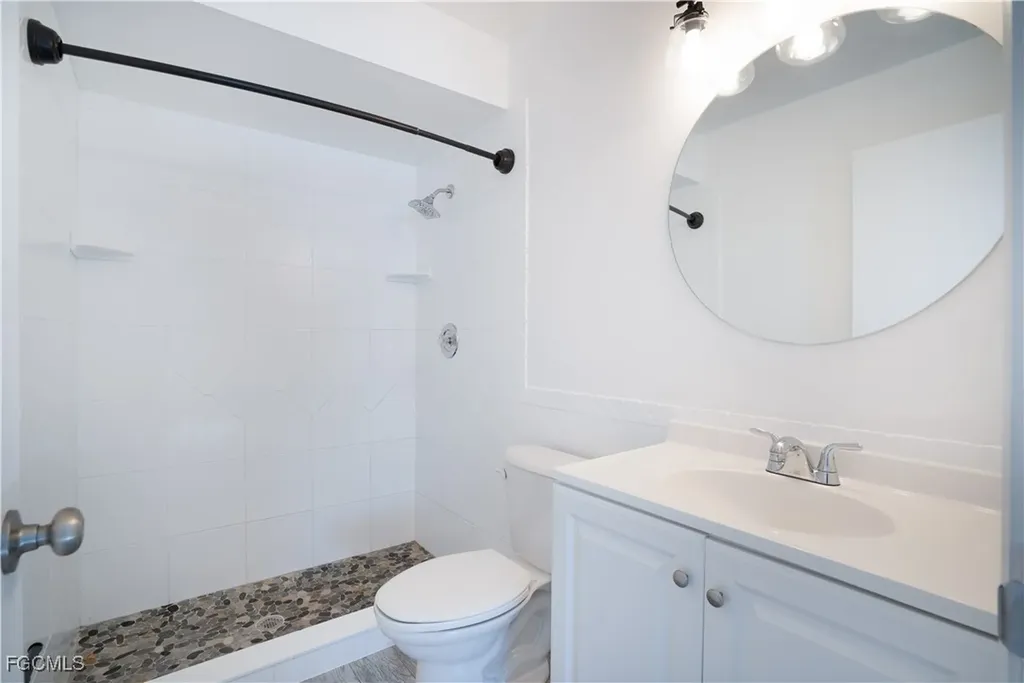 931/933 SE 23rd Place Cape Coral FL 33990