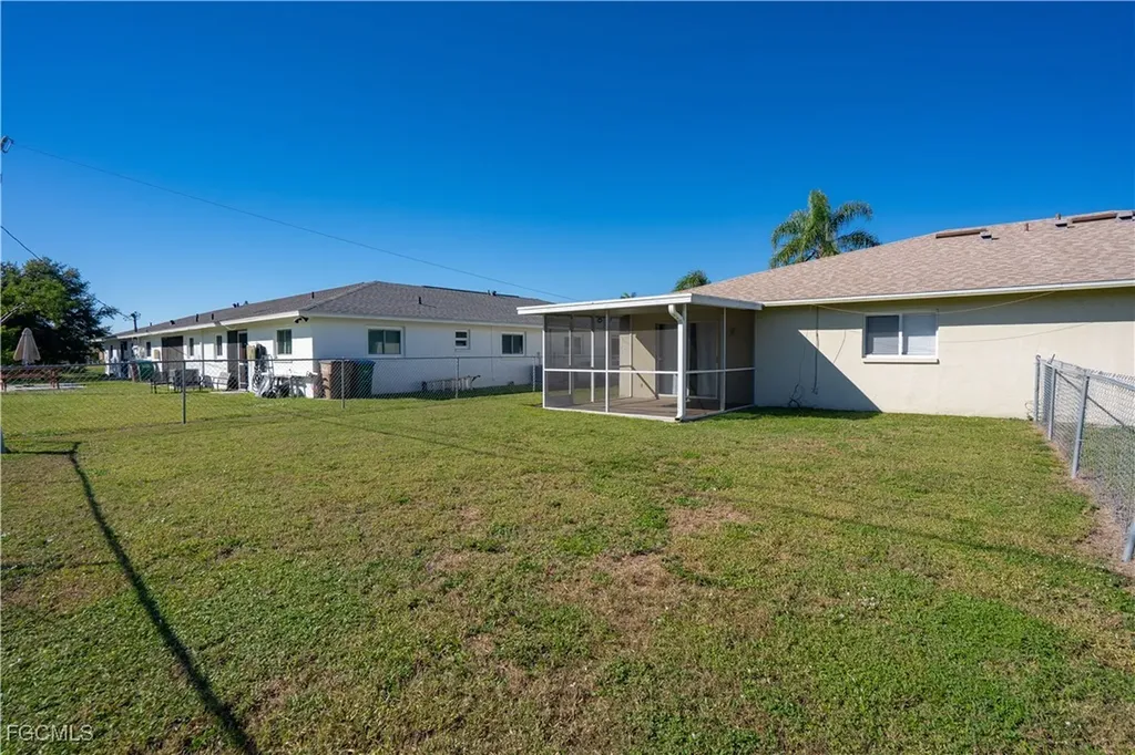 931/933 SE 23rd Place Cape Coral FL 33990