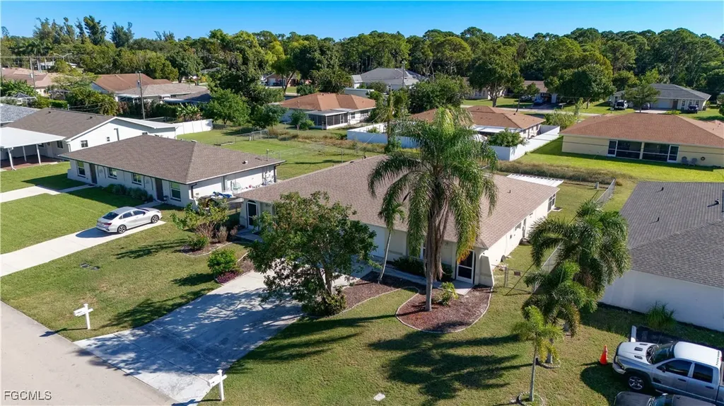 931/933 SE 23rd Place Cape Coral FL 33990