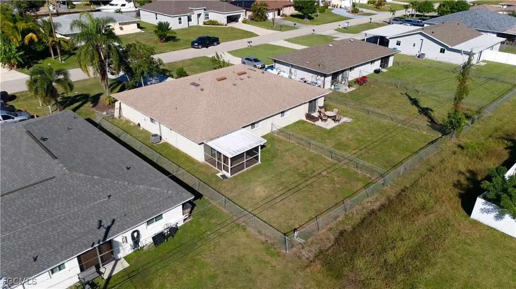 931/933 SE 23rd Place Cape Coral FL 33990