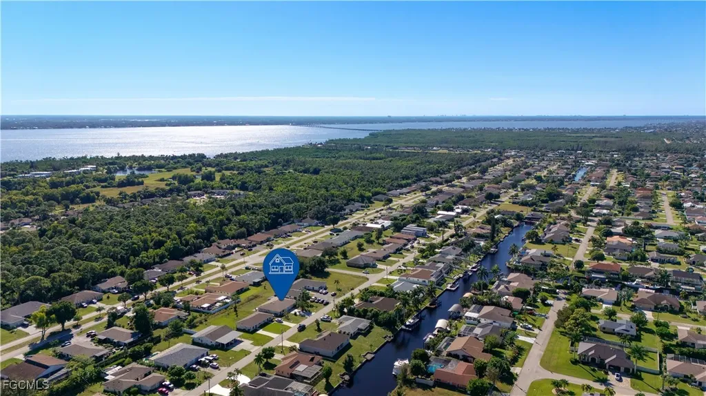 931/933 SE 23rd Place Cape Coral FL 33990