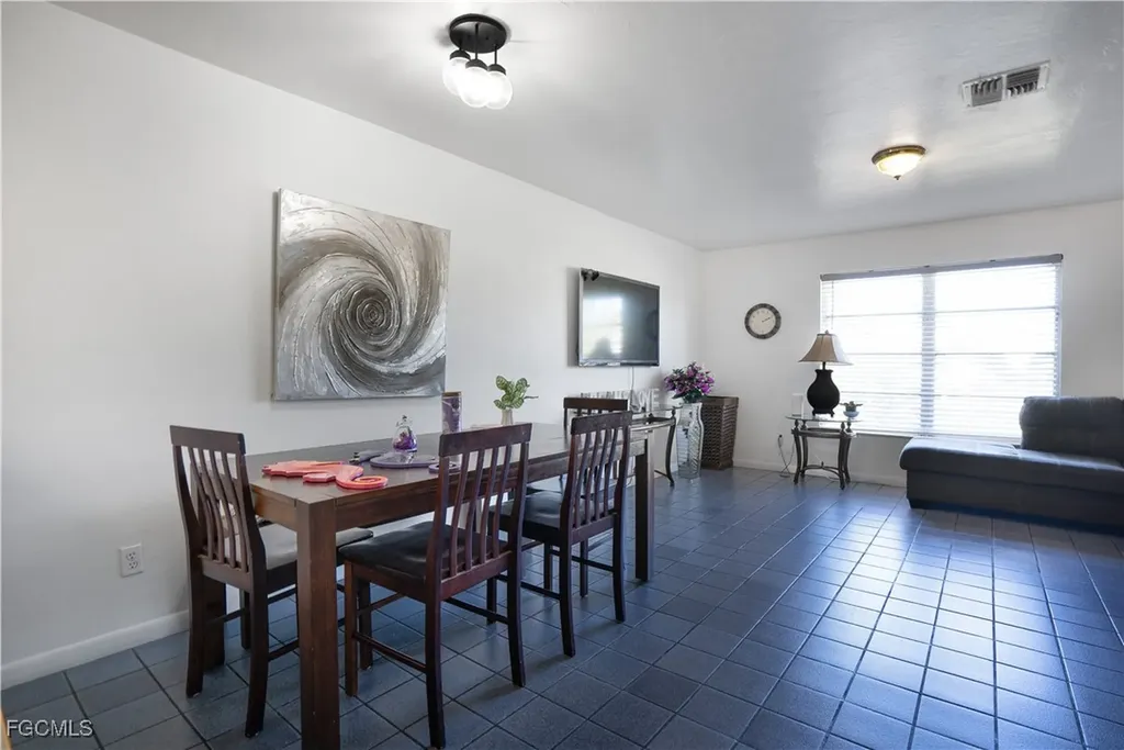 931/933 SE 23rd Place Cape Coral FL 33990