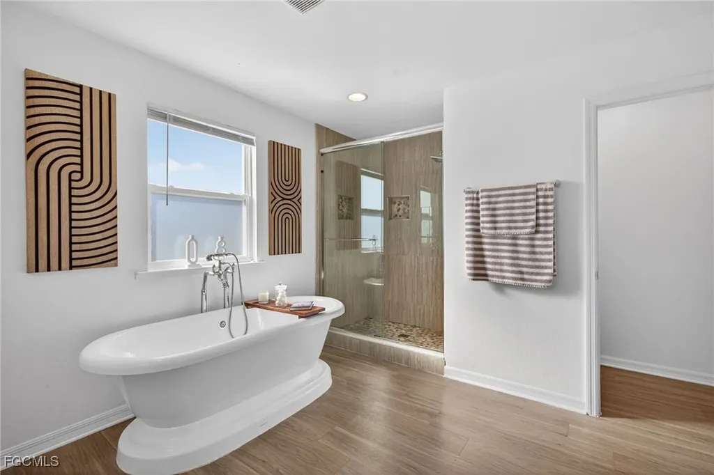 812 SW 11th Court Cape Coral FL 33991