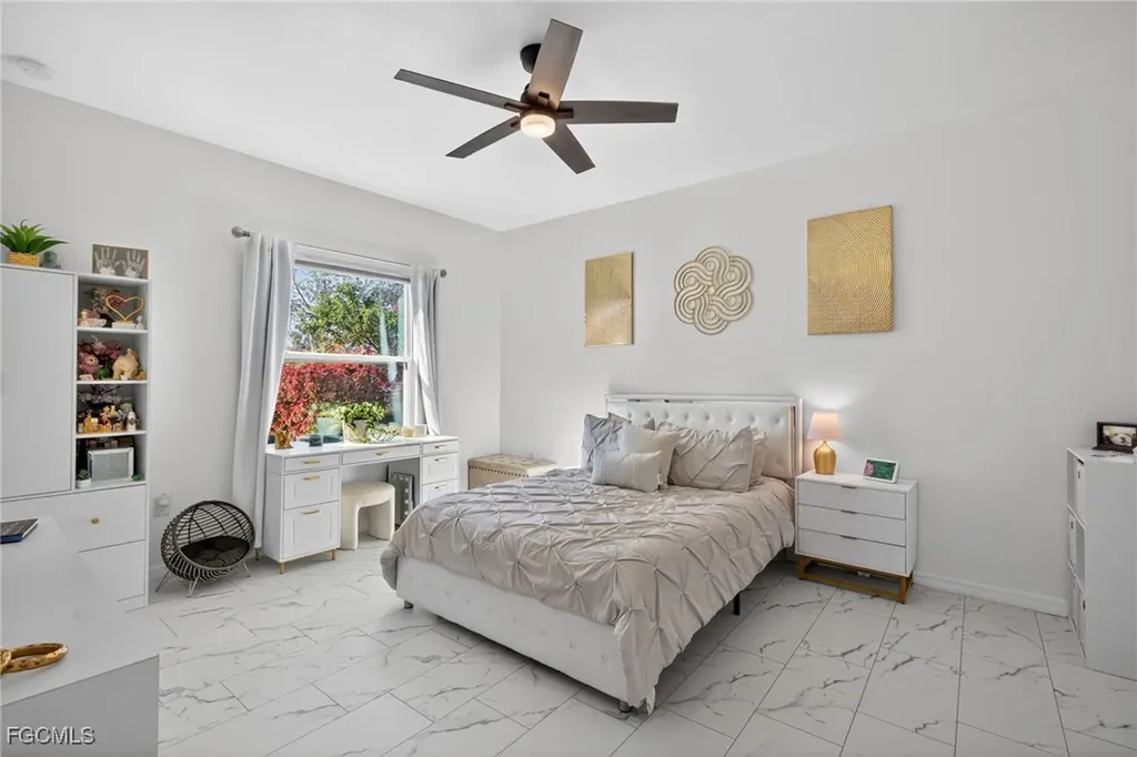 812 SW 11th Court Cape Coral FL 33991