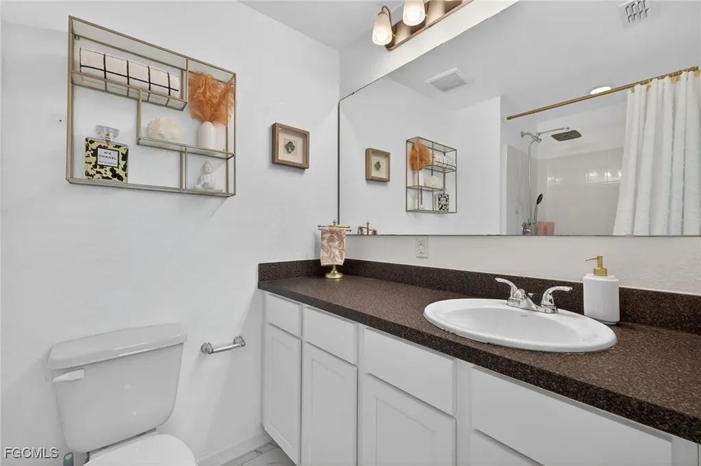 812 SW 11th Court Cape Coral FL 33991