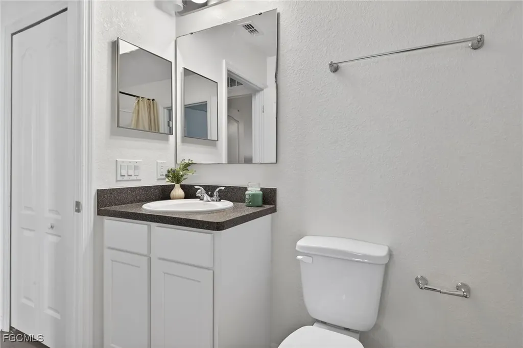 812 SW 11th Court Cape Coral FL 33991