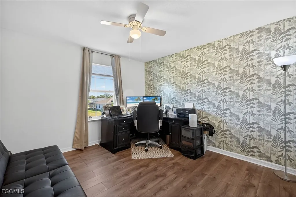 812 SW 11th Court Cape Coral FL 33991