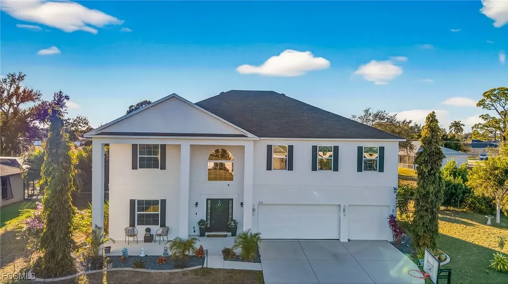 812 SW 11th Court Cape Coral FL 33991