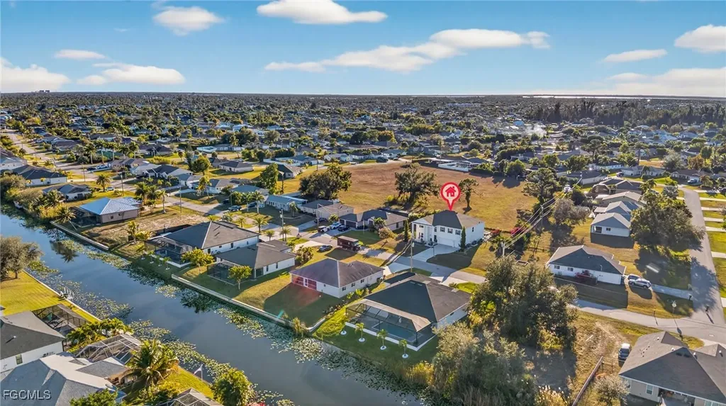 812 SW 11th Court Cape Coral FL 33991