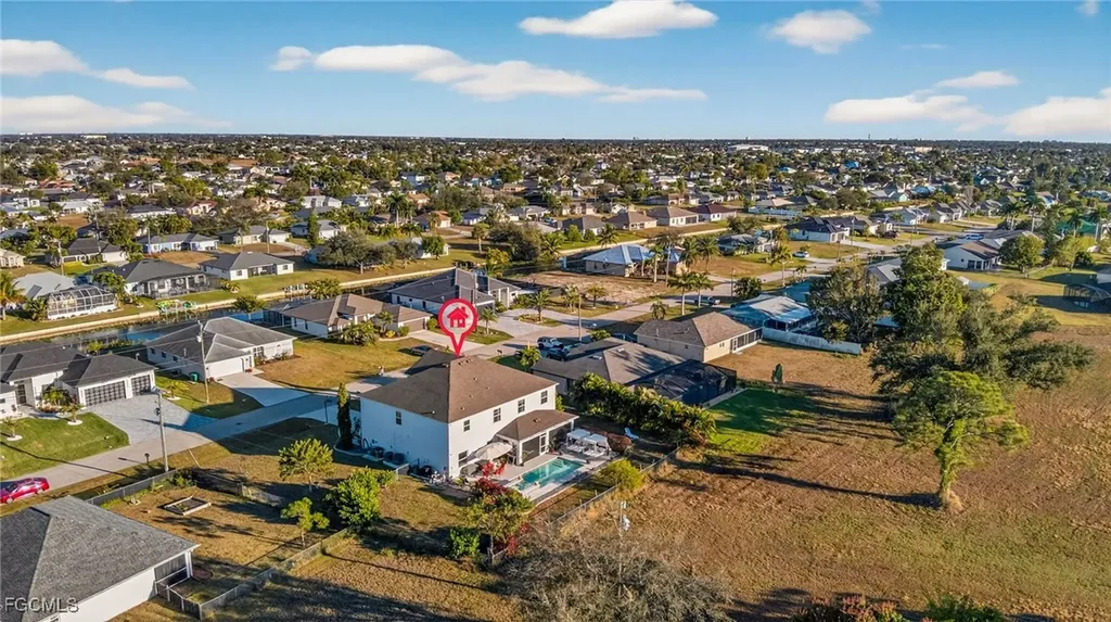 812 SW 11th Court Cape Coral FL 33991