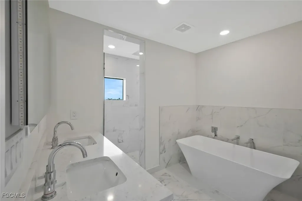 3505 NW 44th Place Cape Coral FL 33993