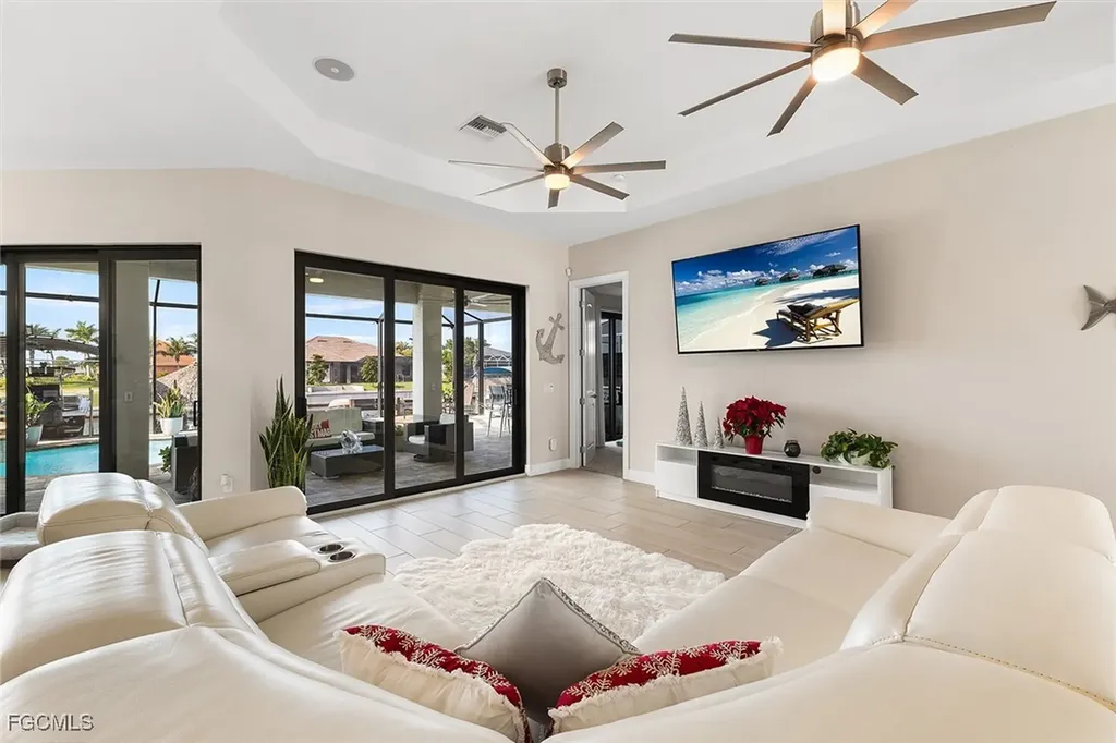 302 NW 32nd Place Cape Coral FL 33993