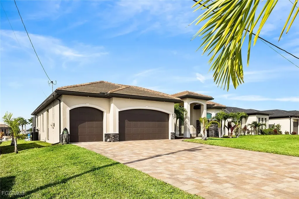 302 NW 32nd Place Cape Coral FL 33993