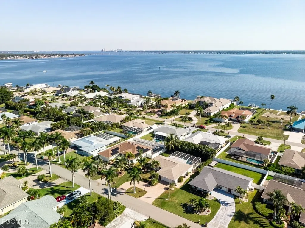 3505 SE 22nd Avenue Cape Coral FL 33904