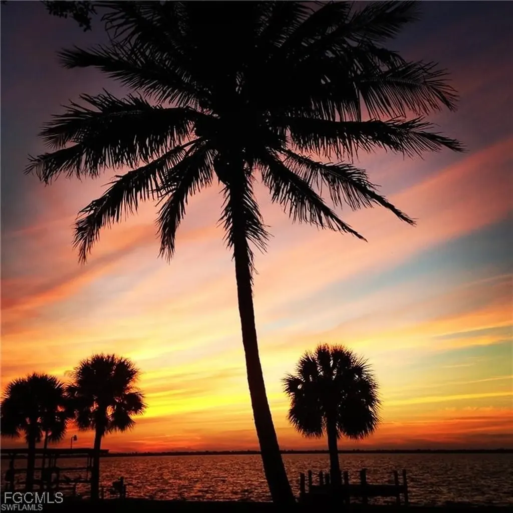 6105 W Riverside Drive Fort Myers FL 33919