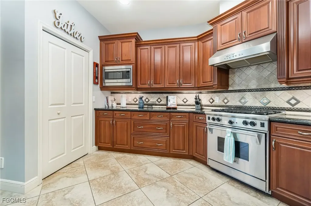 15753 Caloosa Creek Circle Fort Myers FL 33908