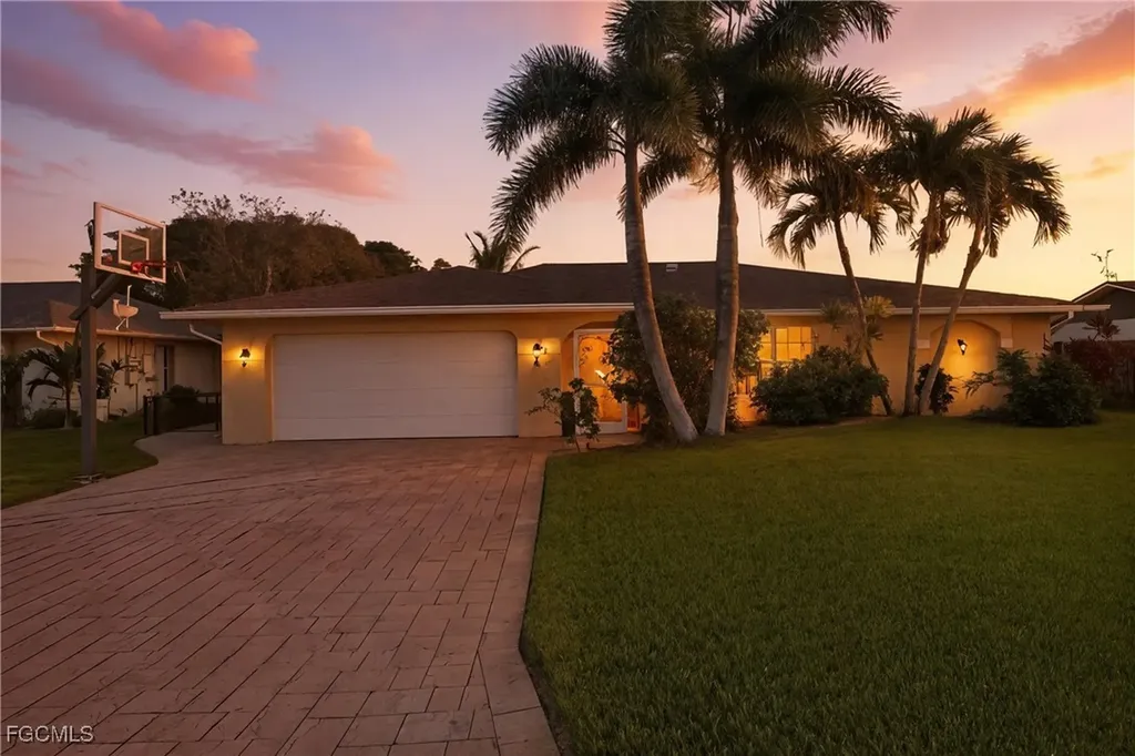 321 SE 30th Street Cape Coral FL 33904
