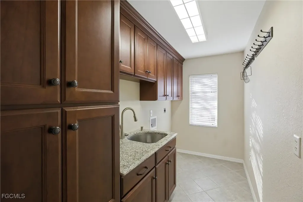 321 SE 30th Street Cape Coral FL 33904