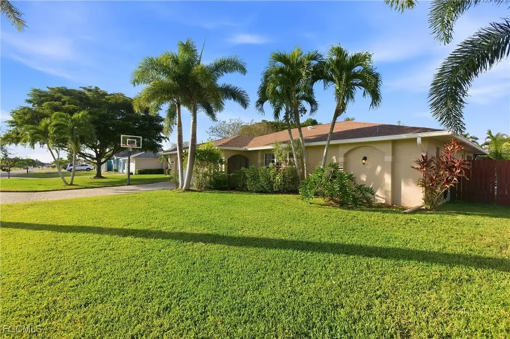 321 SE 30th Street Cape Coral FL 33904