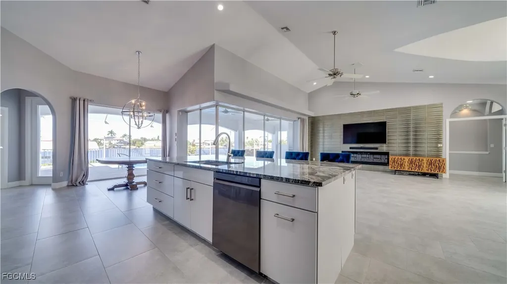 313 SE 33rd Terrace Cape Coral FL 33904