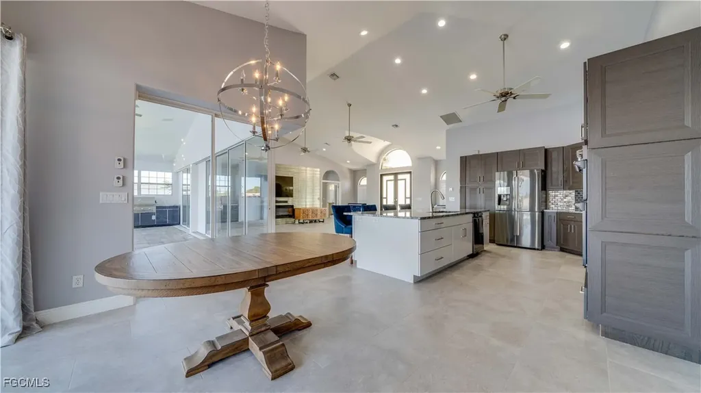 313 SE 33rd Terrace Cape Coral FL 33904