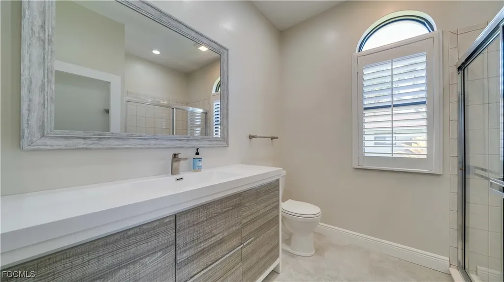 313 SE 33rd Terrace Cape Coral FL 33904